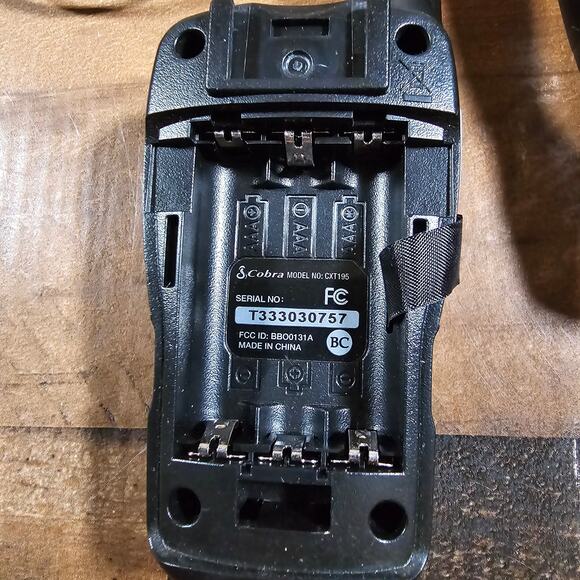 Cobra CXT195 16 Mile Micro Talk 2-Way Radios Pair Used working w/ Headsets - Picture 3 of 4